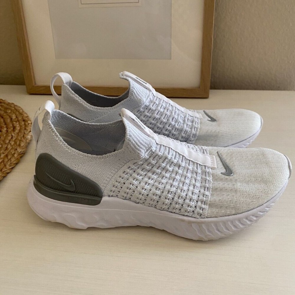 Brand New Women's 5.5 White Silver Nike Phantom Flyknit Slip On Sneakers - Picture 4 of 7